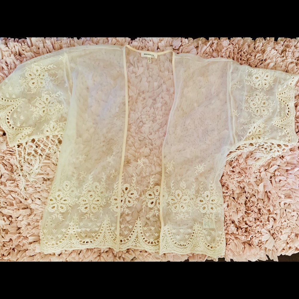 Cream fringed kimono